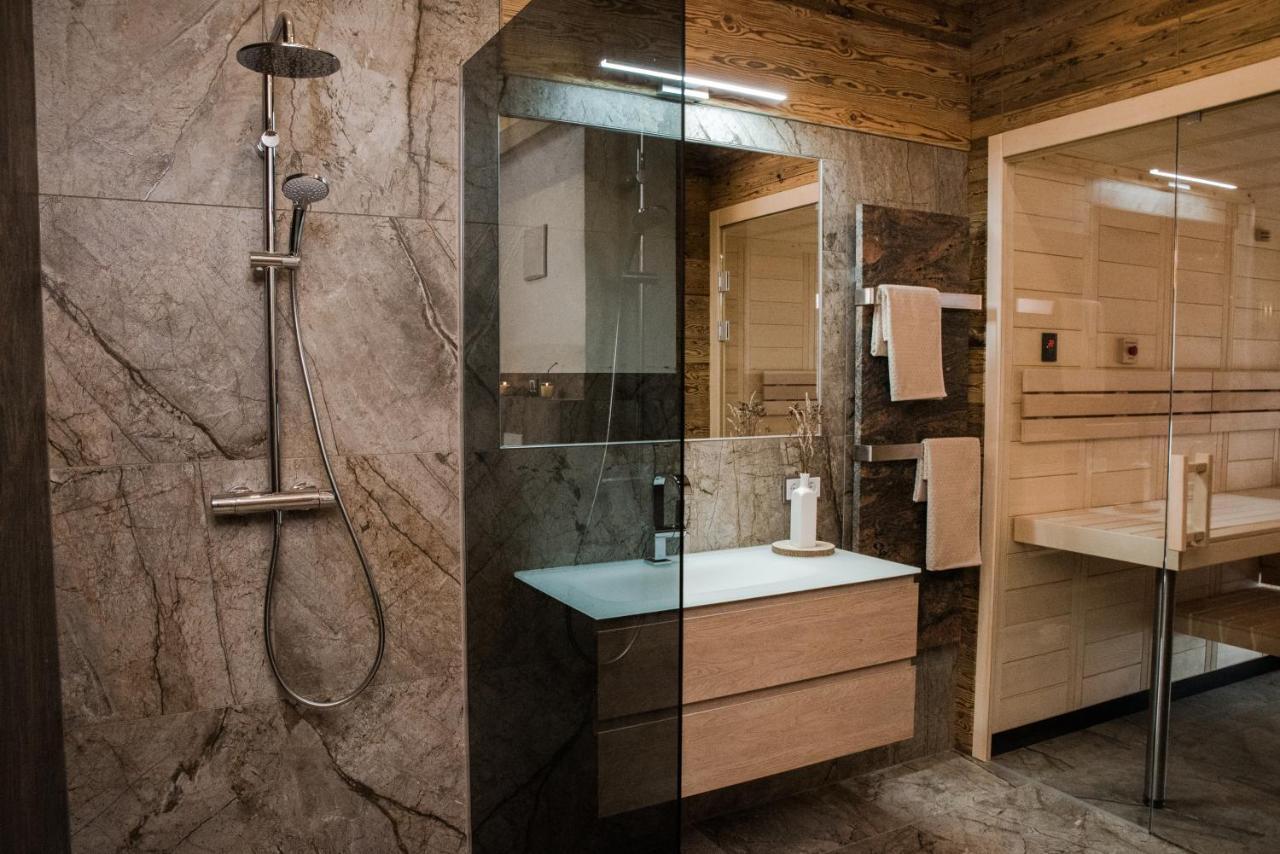 Blockhausen Luxus Chalets Oberschwarzenberg ภายนอก รูปภาพ